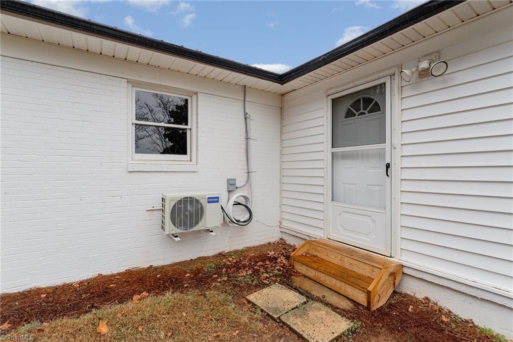 4353 Valley View Road Thomasville, NC 27360 - Photo 28 of 37