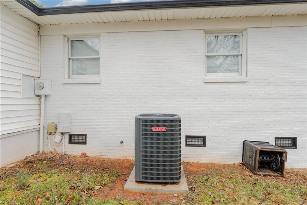 4353 Valley View Road Thomasville, NC 27360 - Photo 30 of 37