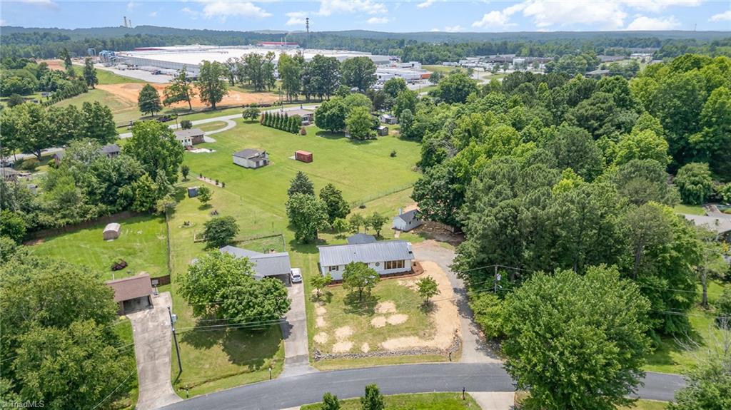 4353 Valley View Road Thomasville, NC 27360 - Photo 33 of 37