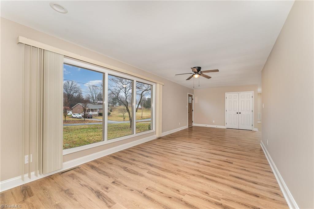 4353 Valley View Road Thomasville, NC 27360 - Photo 9 of 37