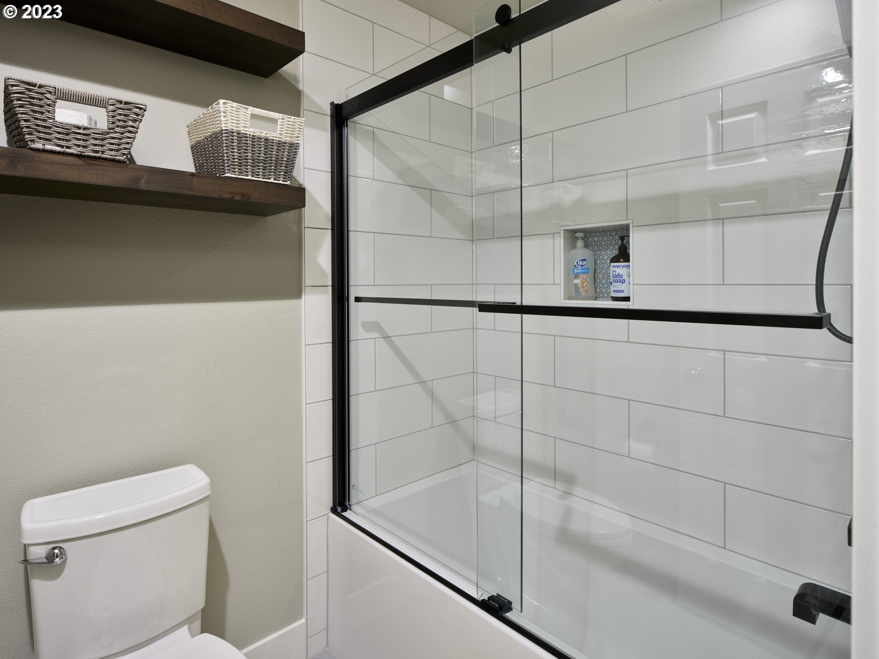 3012 Northeast 173rd Street Ridgefield, WA 98642 - Photo 24 of 32 a bathroom with a bathtub and shower