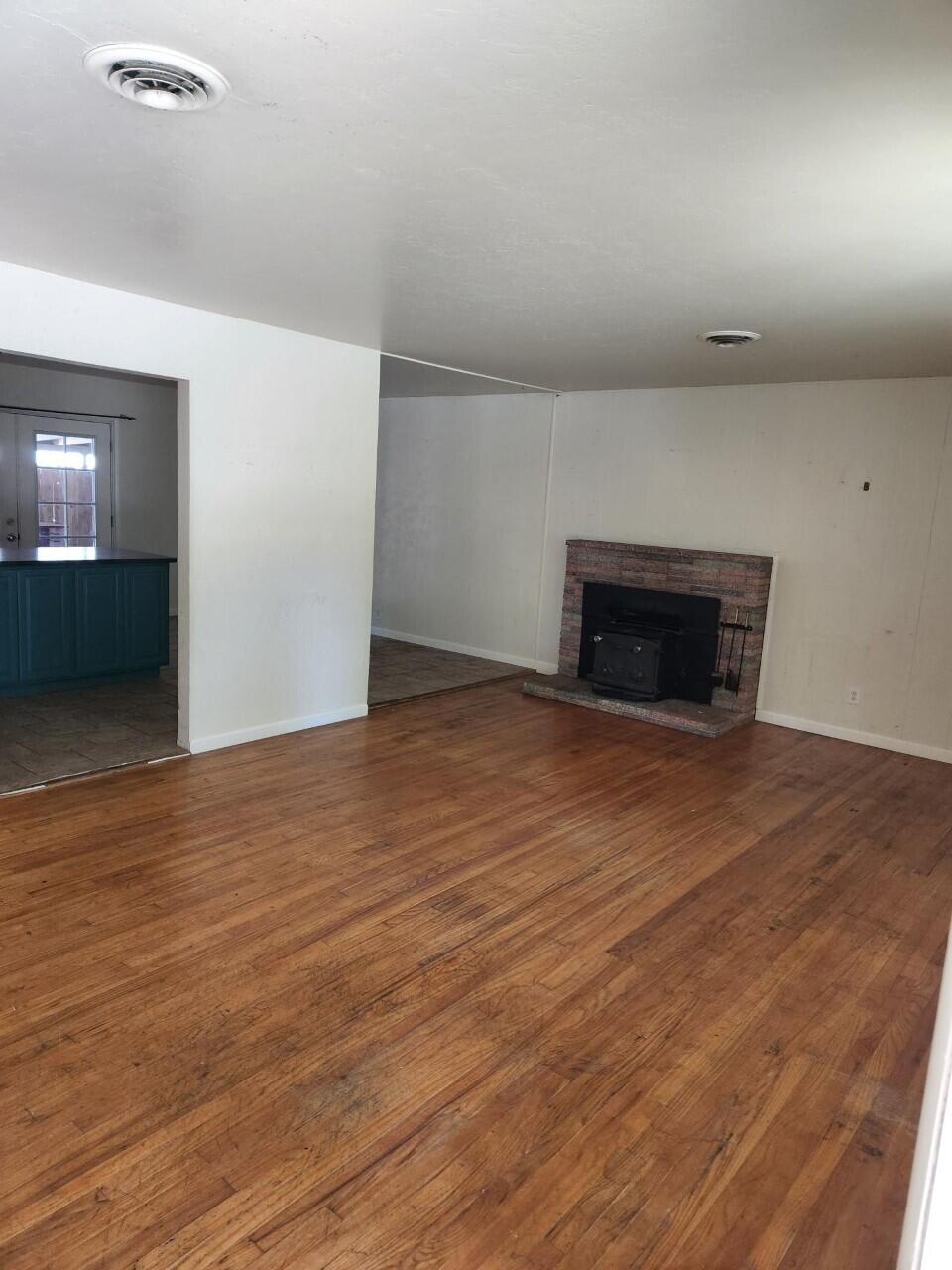 458 Rome Avenue Redding, CA 96001 - Photo 12 of 22 Living room 2