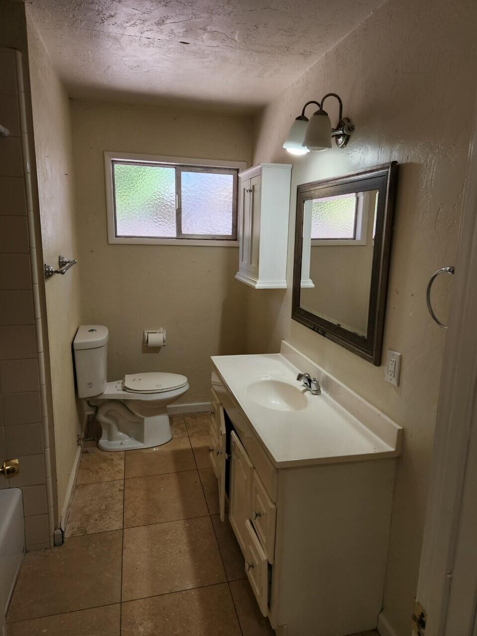 458 Rome Avenue Redding, CA 96001 - Photo 20 of 22 Bathroom 1