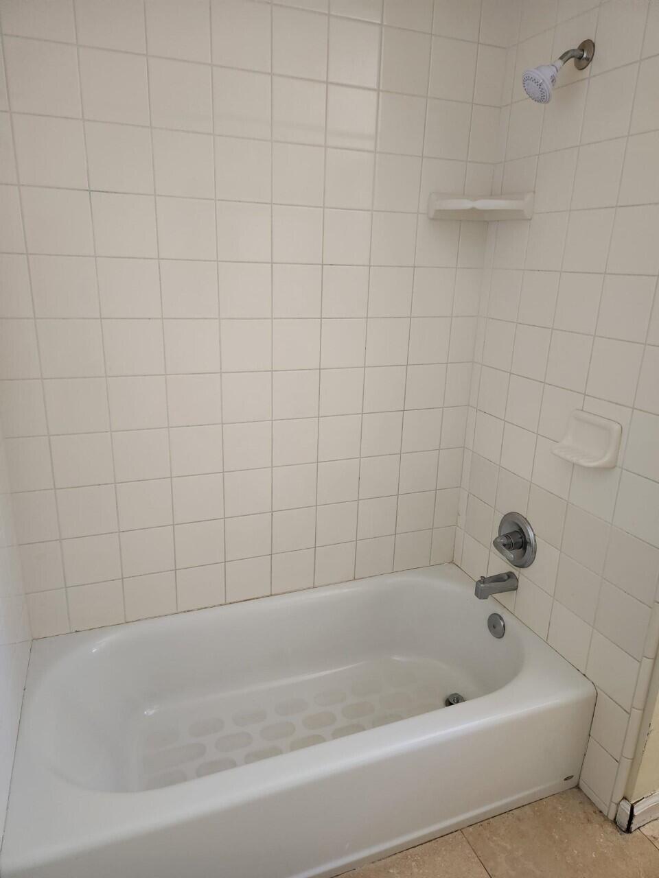 458 Rome Avenue Redding, CA 96001 - Photo 21 of 22 Bathroom 3