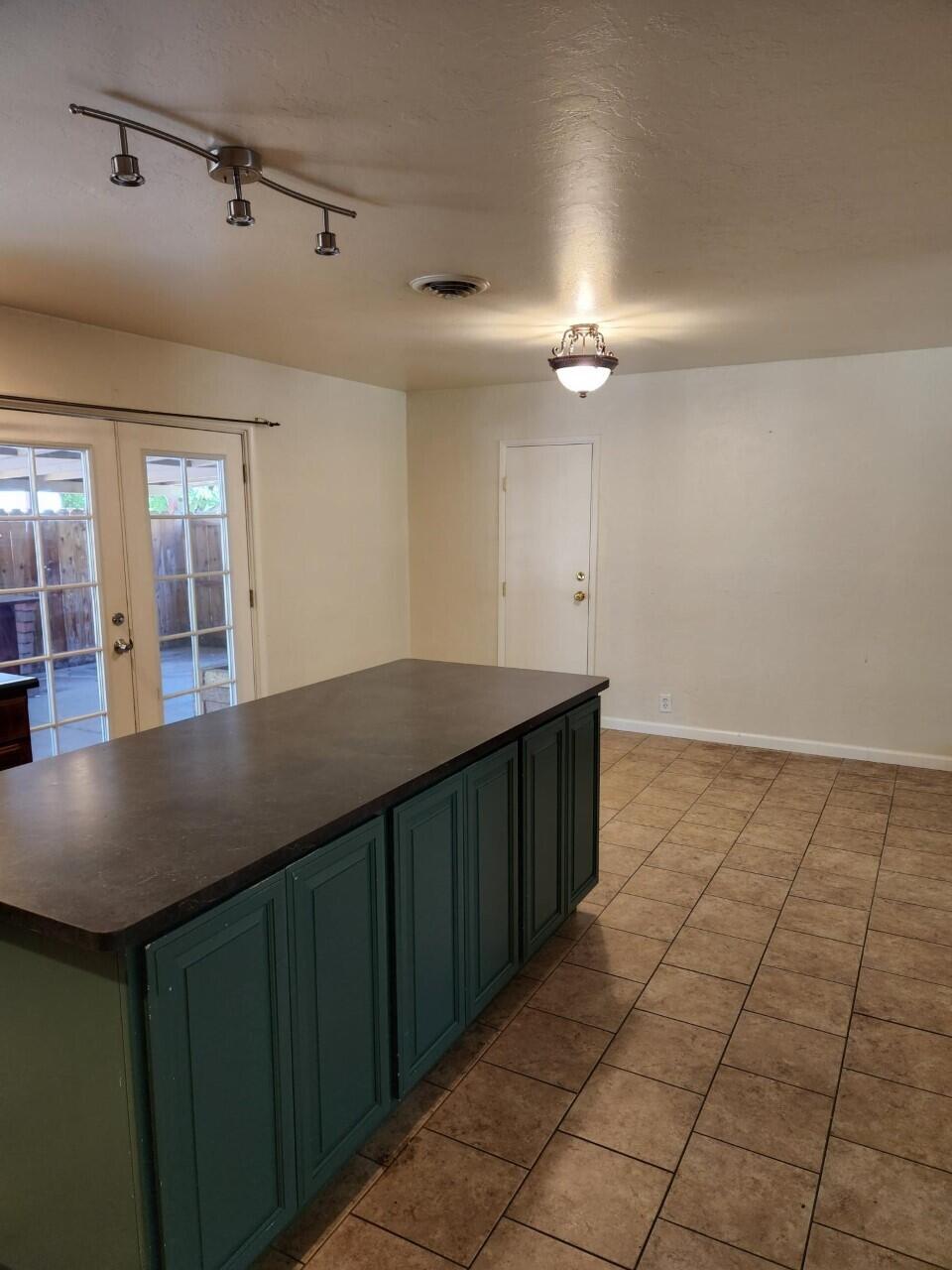 458 Rome Avenue Redding, CA 96001 - Photo 4 of 22 Kit dining