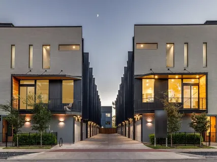$624,000 | 426 West 9th Street, Unit 105, Dallas, TX 75208