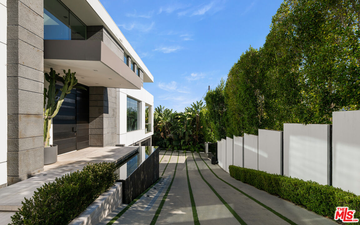 1740 Bel Air Road Los Angeles, CA 90077 - Photo 49 of 51