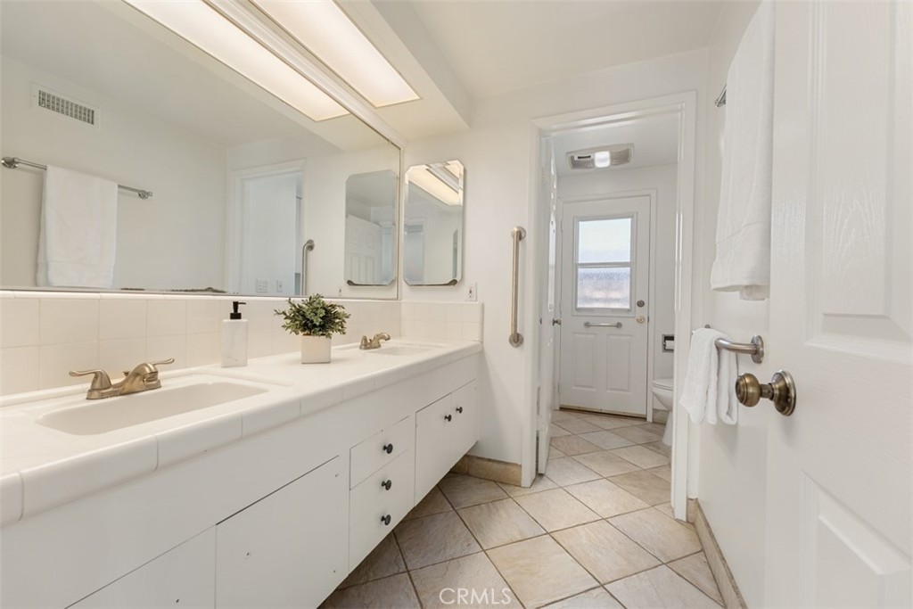 593 South Kensington Road Orange, CA 92869 - Photo 22 of 48
