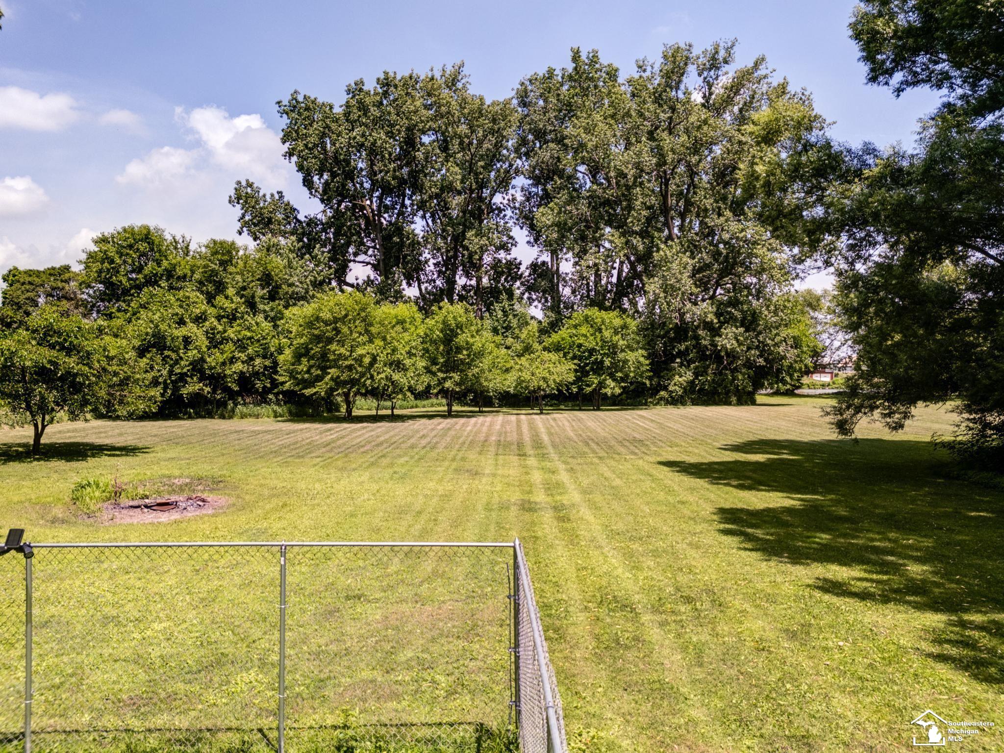 8870 Dixon Road Monroe, MI 48161 - Photo 14 of 45