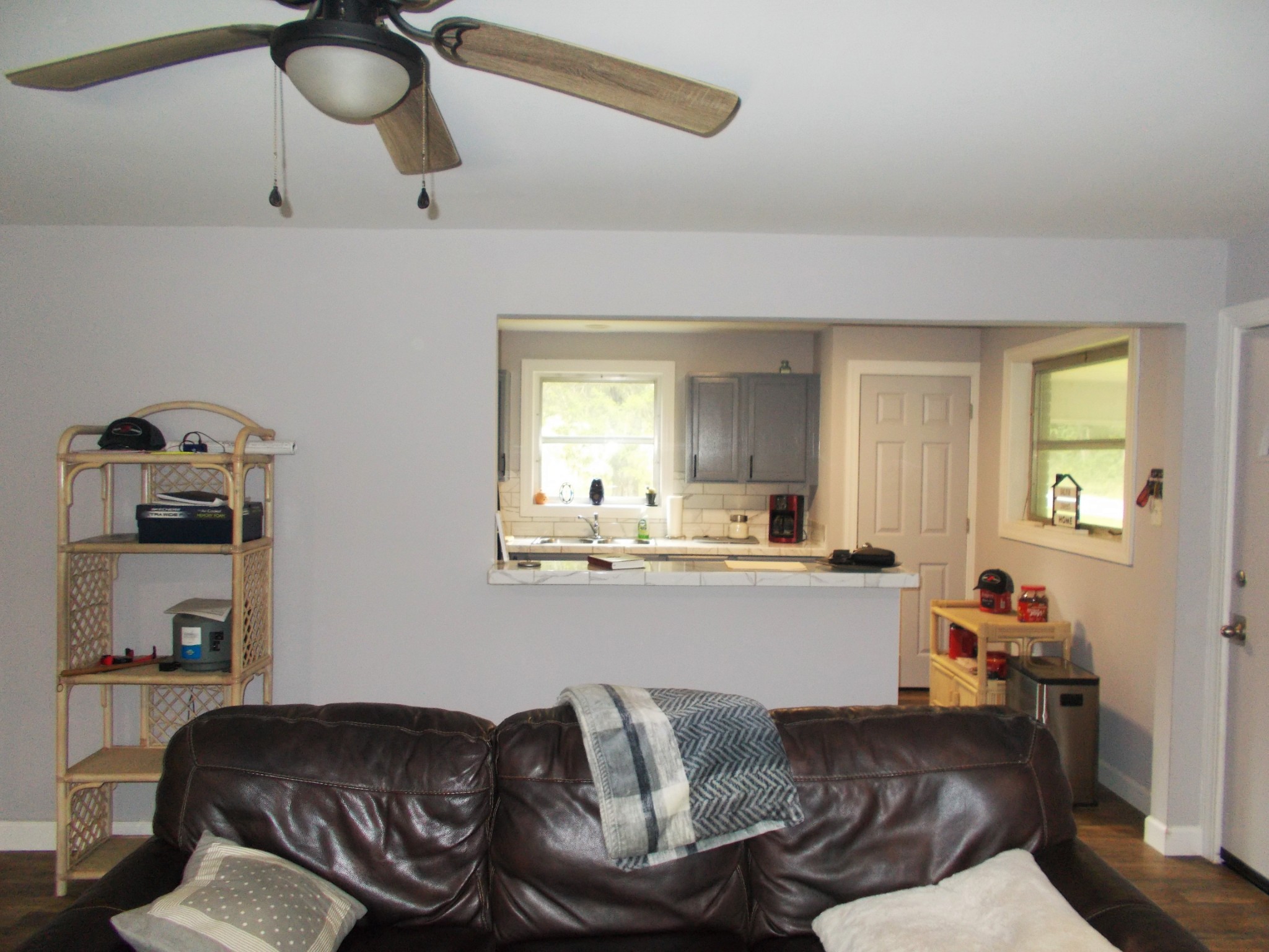 979 Highlander Road Camden, TN 38320 - Photo 4 of 23 a living room with furniture