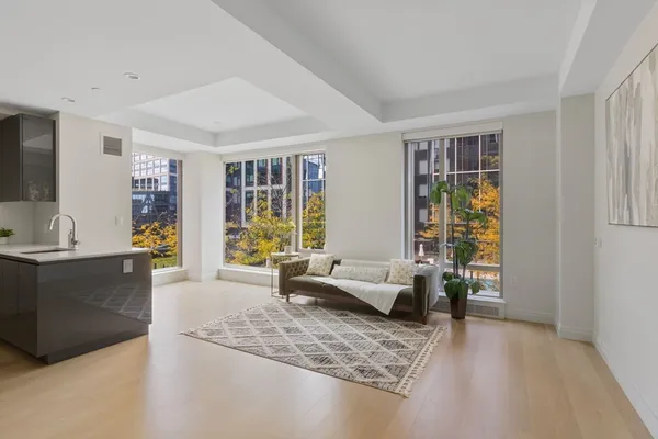 $5,400 | 135 Seaport Boulevard, Unit 611, Boston, MA 02210