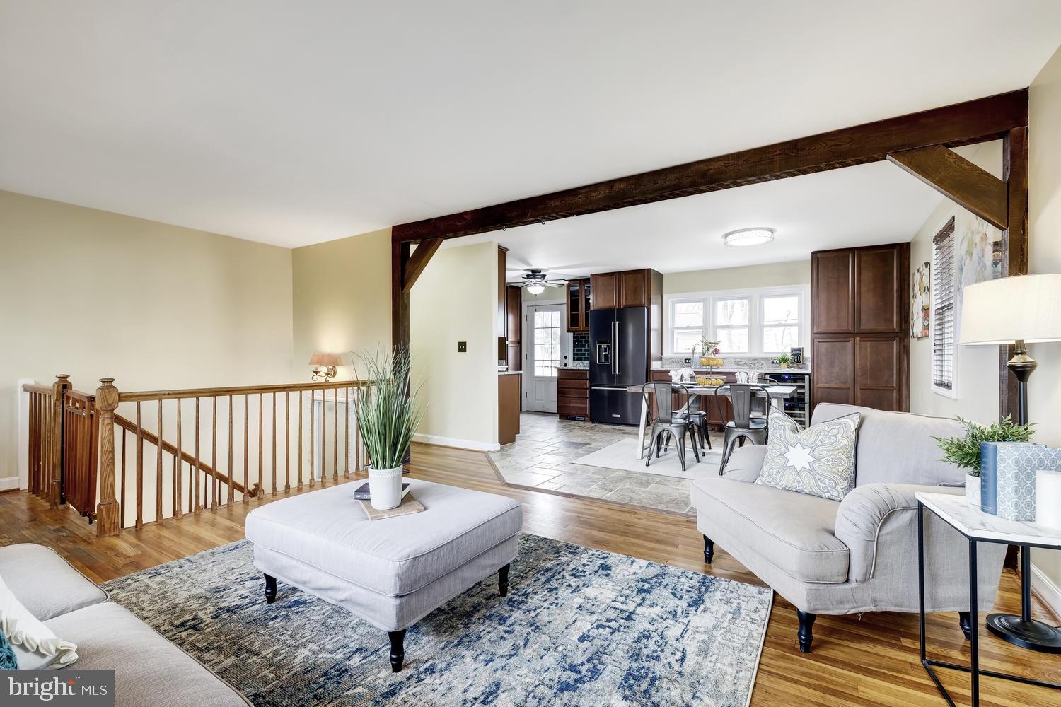 200 Stonewall Road Baltimore, MD 21228 - Photo 21 of 46 living room