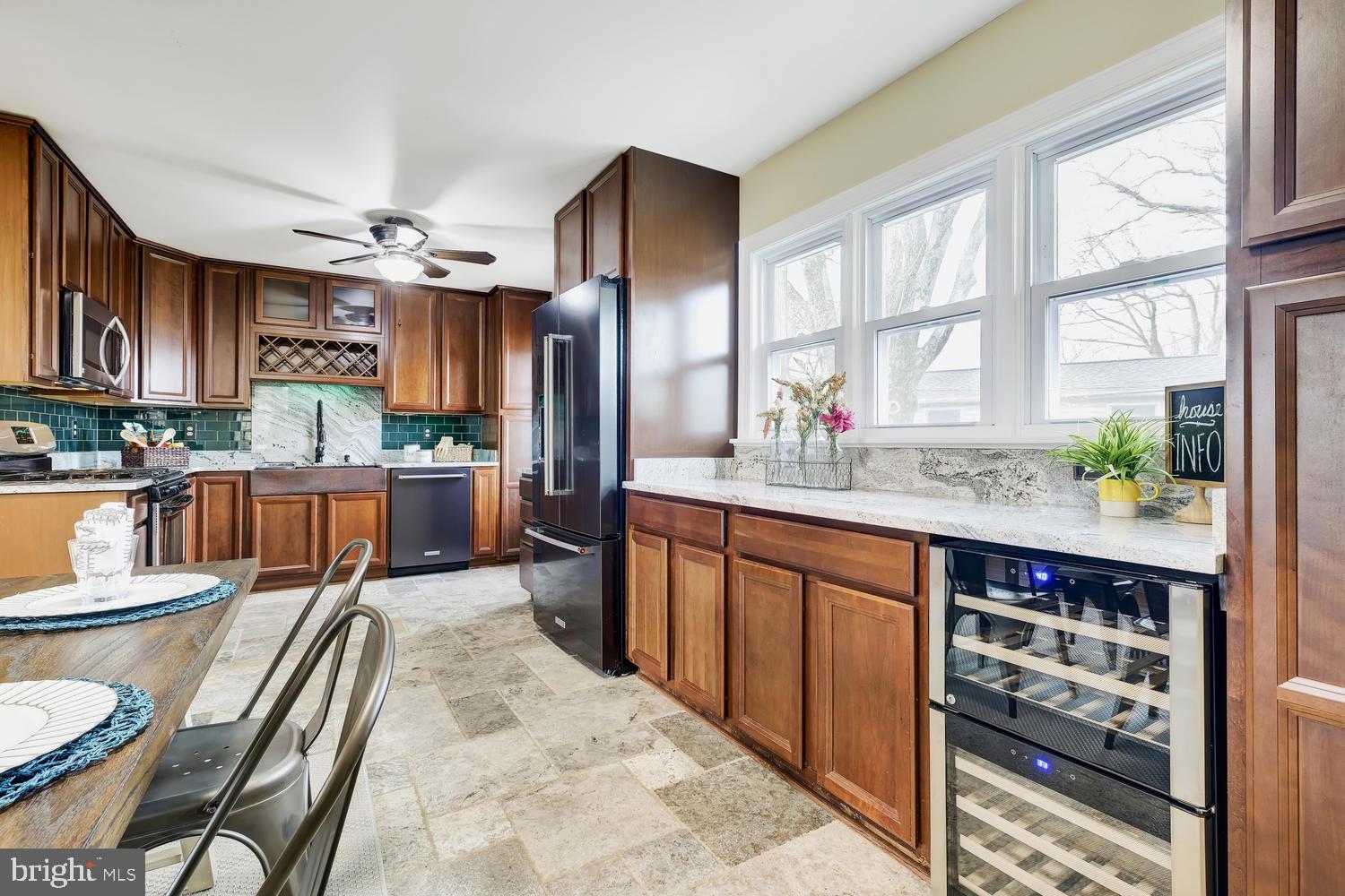 200 Stonewall Road Baltimore, MD 21228 - Photo 27 of 46 kitchen