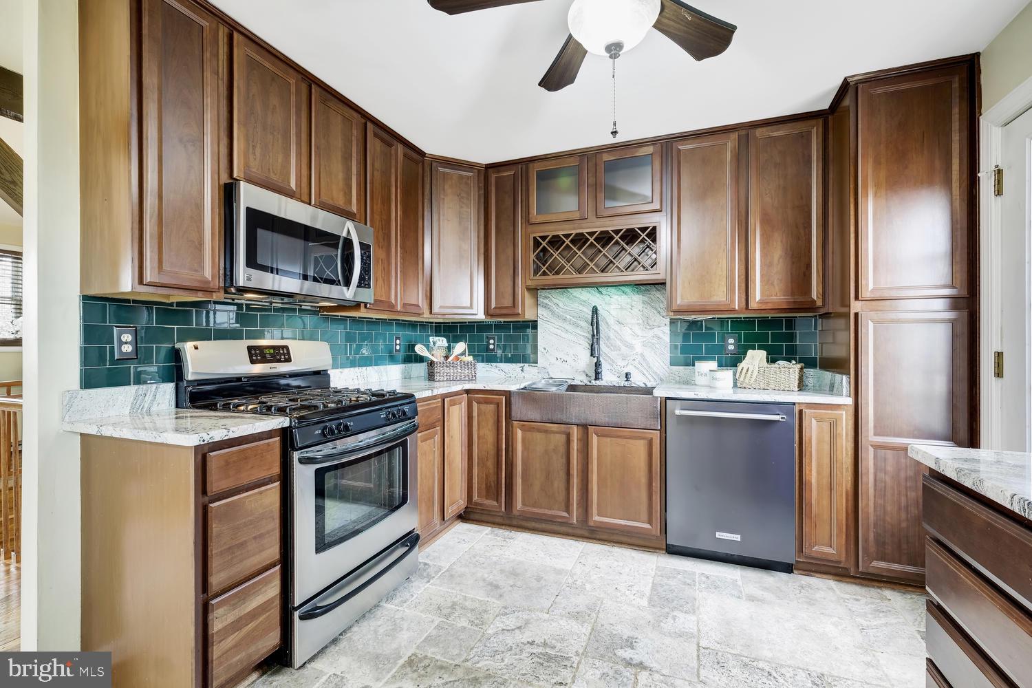 200 Stonewall Road Baltimore, MD 21228 - Photo 28 of 46 kitchen