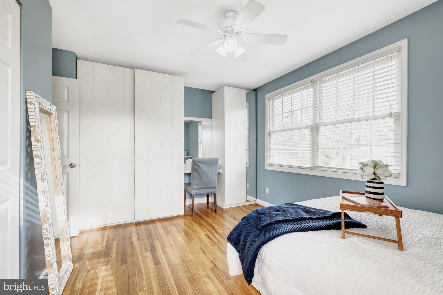 200 Stonewall Road Baltimore, MD 21228 - Photo 33 of 46 Bedroom #1 with cabinets and makeup area