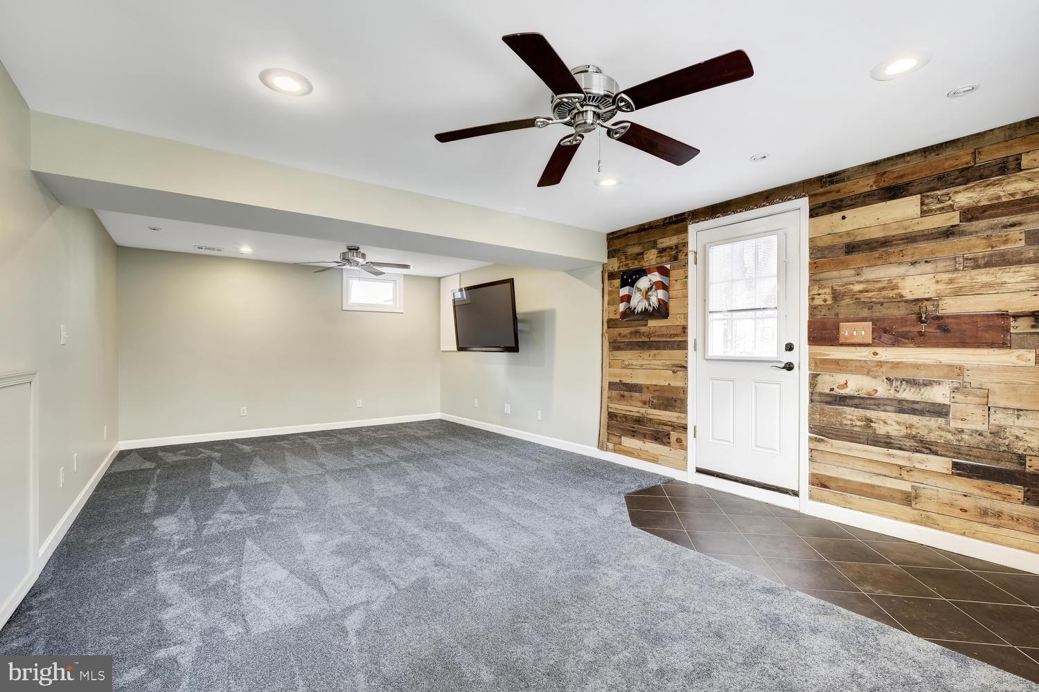 200 Stonewall Road Baltimore, MD 21228 - Photo 7 of 46 family room