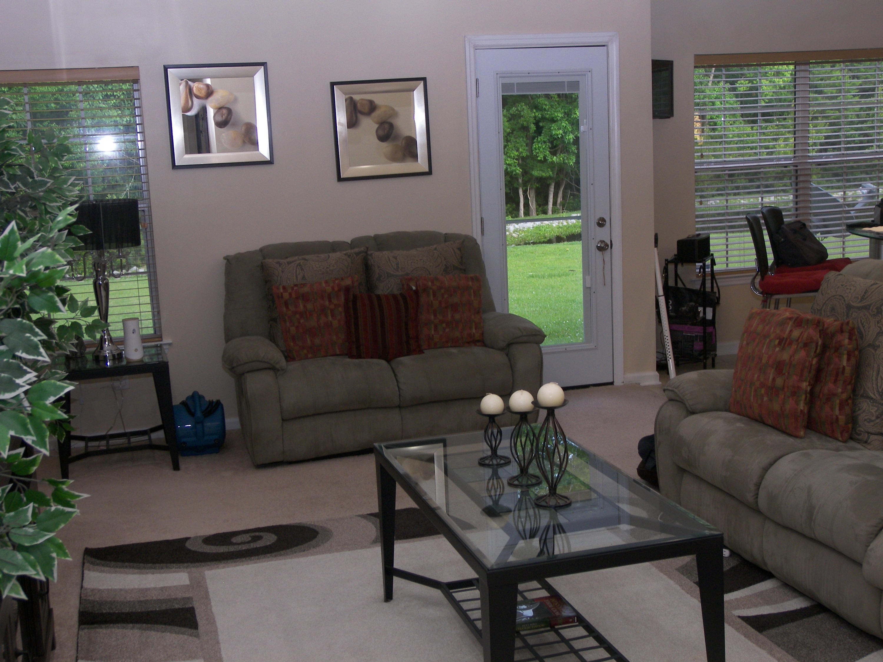 333 Eagle Ridge Road Summerville, SC 29485 - Photo 3 of 10 FamilyRoom