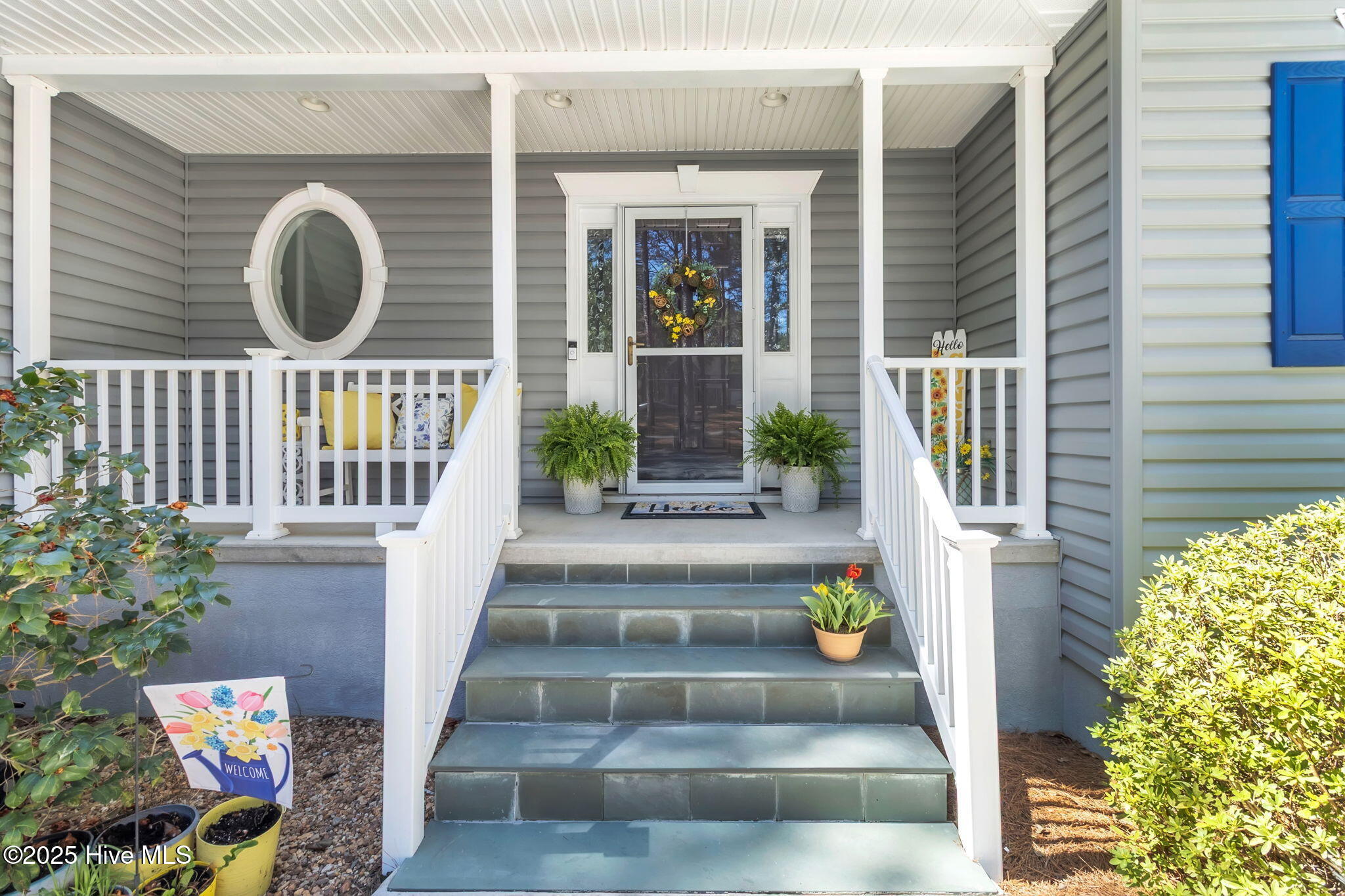 30320 East Lake Road Wagram, NC 28396 - Photo 6 of 40 8 front steps