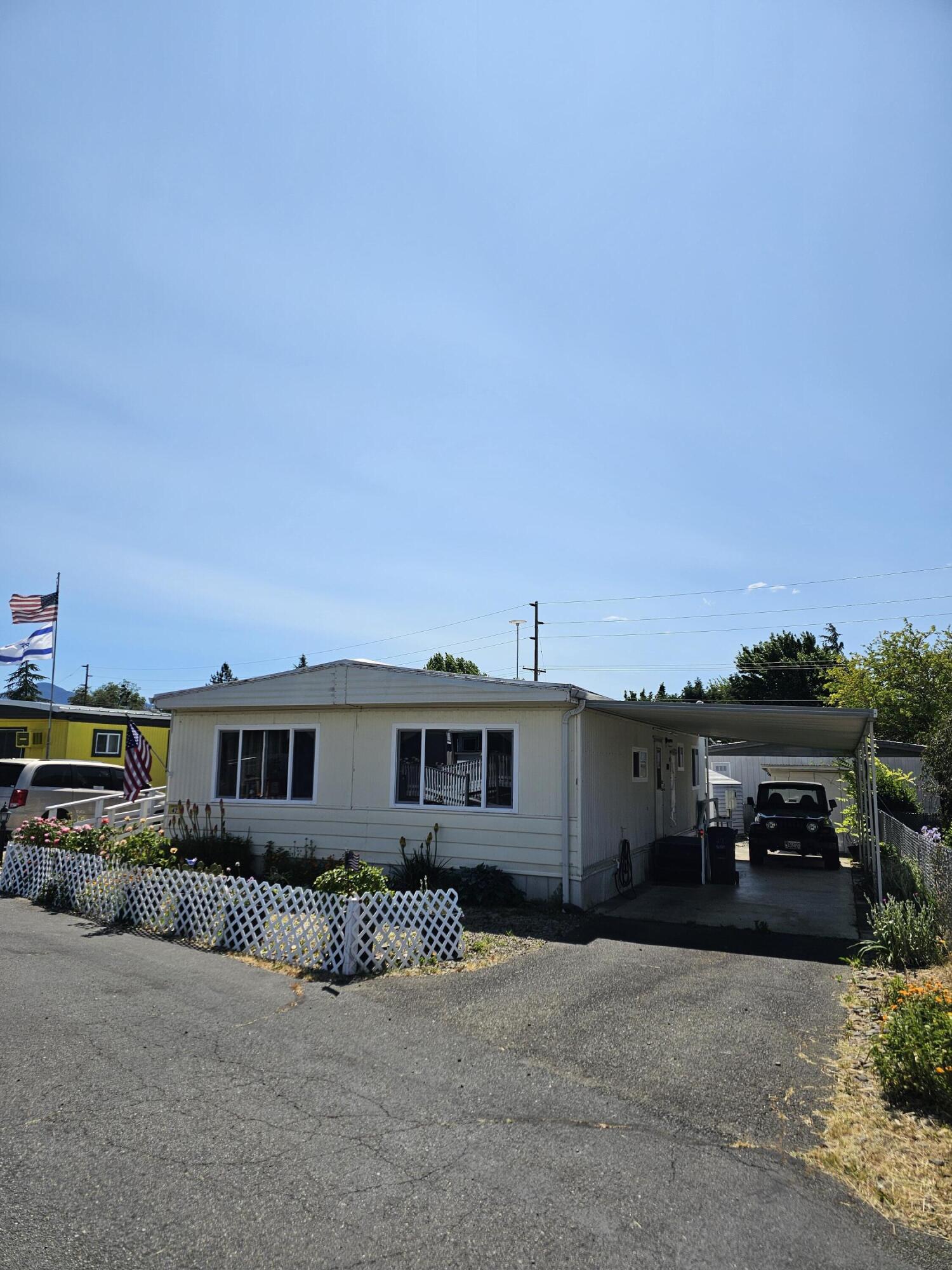 1241 Dowell Road, Unit 47 Grants Pass, OR 97527 - Photo 2 of 15 20240519_144644