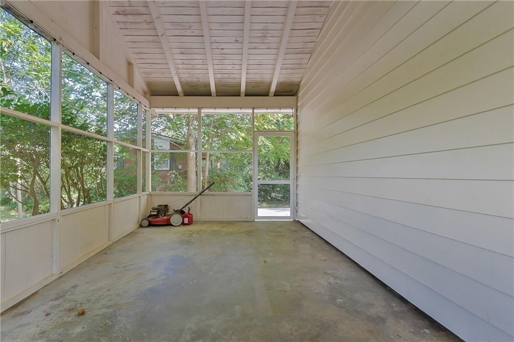 1935 Inverness Road Smyrna, GA 30080 - Photo 30 of 44 Gallery Image 30