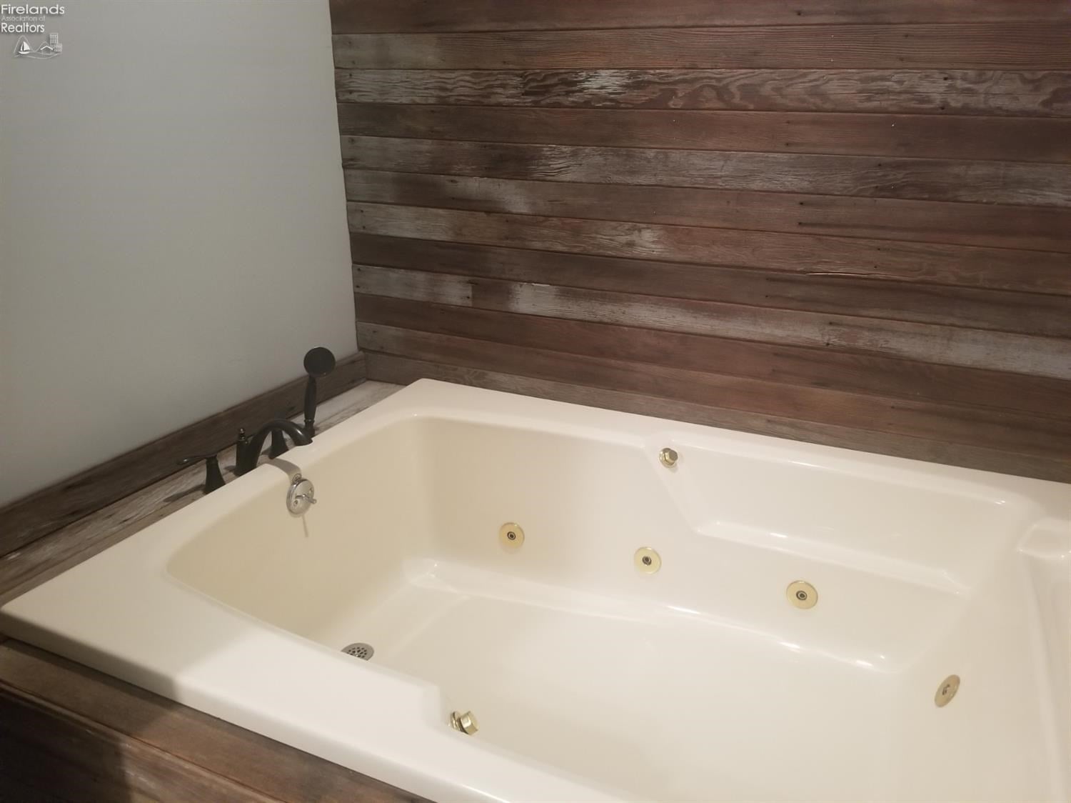 4706 Harris Road Sandusky, OH 44870 - Photo 13 of 24 Gallery Image 13