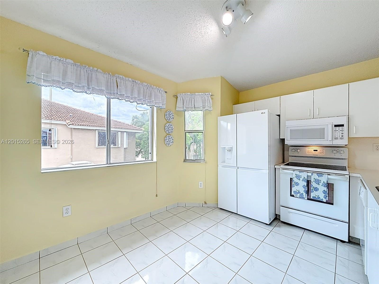 6466 Southwest 130th Place, Unit 902 Miami, FL 33183 - Photo 8 of 22