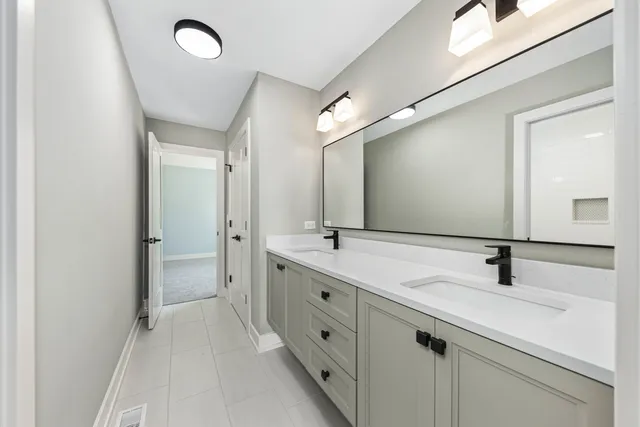 a view of room with window and ceiling fan