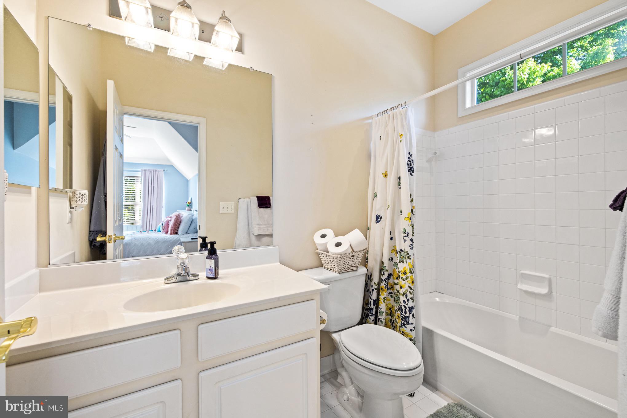 3314 Lady Catherine Circle Triangle, VA 22172 - Photo 23 of 33 Private Bathroom for Bedroom 2