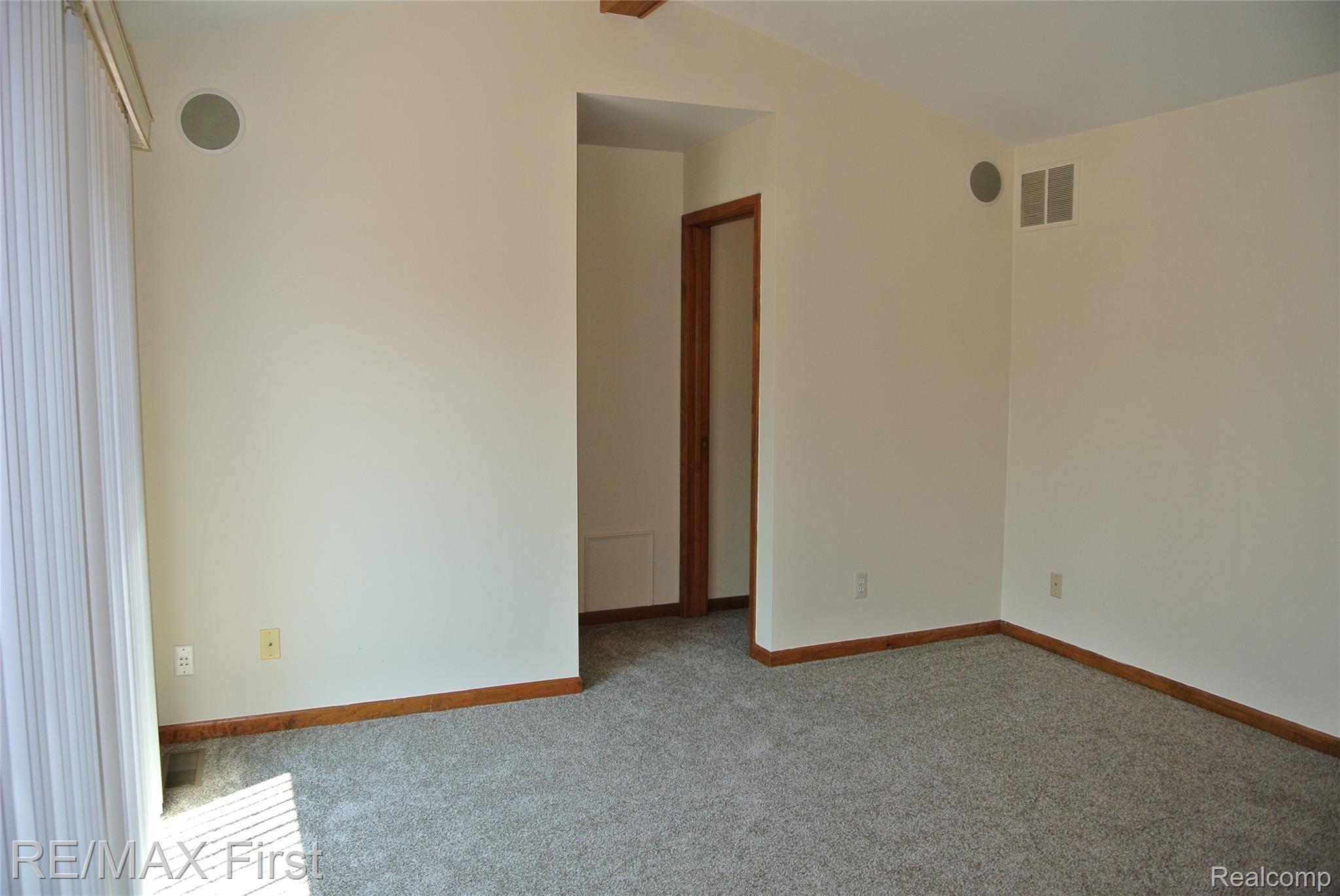 645 Pointe Tremble Road Algonac, MI 48001 - Photo 32 of 39 DSC_0964.JPG