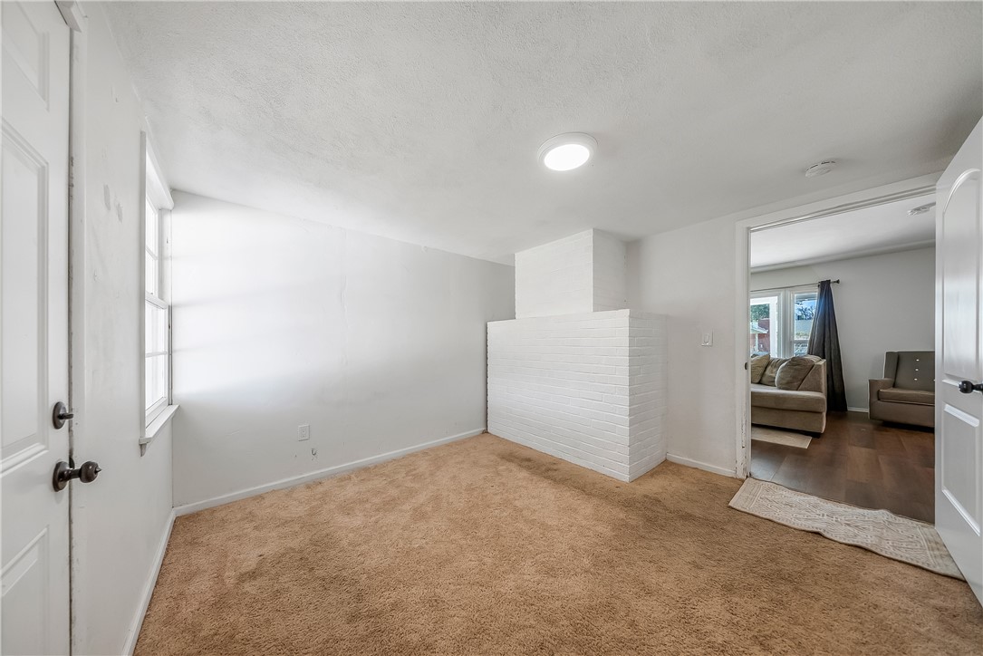9684 Sharon Avenue Riverside, CA 92503 - Photo 13 of 38