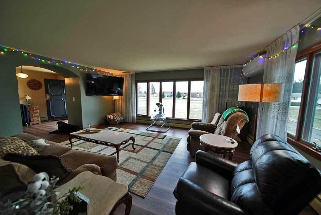 97 Calais Road Houlton, ME 04730 - Photo 24 of 90 livingroom-hodgdon-me
