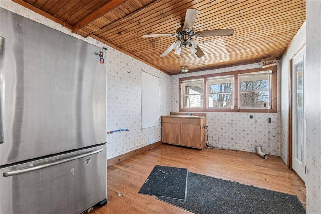 7524 Franklin Road Cranberry Township, PA 16066 - Photo 11 of 44 a view of an empty room with a window