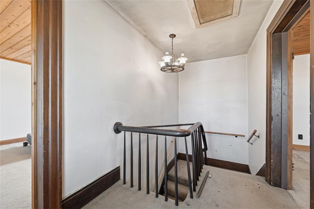 7524 Franklin Road Cranberry Township, PA 16066 - Photo 17 of 44 a view of a hallway with windows