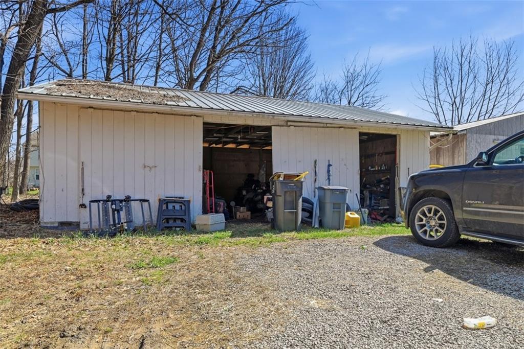 7524 Franklin Road Cranberry Township, PA 16066 - Photo 28 of 44 a view of a car garage of the house