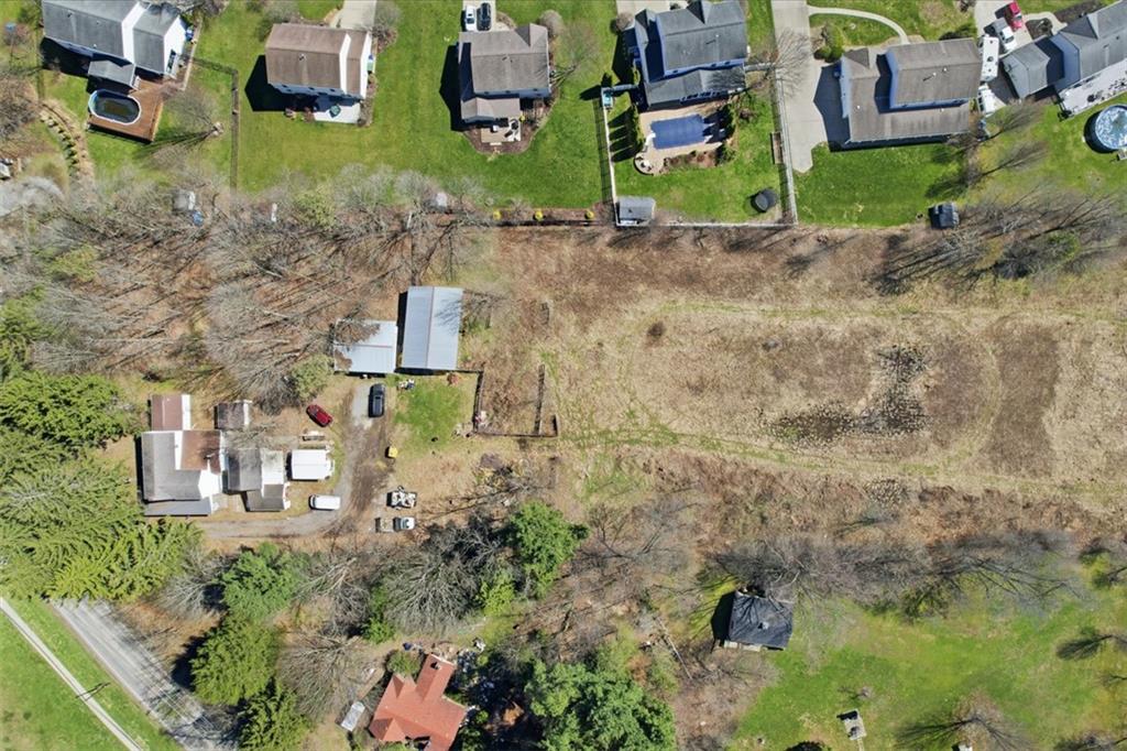 7524 Franklin Road Cranberry Township, PA 16066 - Photo 40 of 44 an aerial view of a house with a yard
