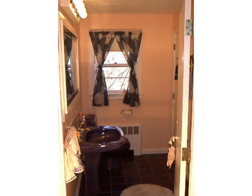 17 Red Coat Road Framingham, MA 01701 - Photo 19 of 24 Gallery Image 19