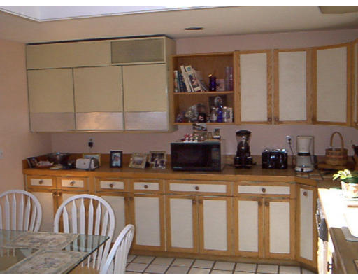 17 Red Coat Road Framingham, MA 01701 - Photo 6 of 24 Gallery Image 6