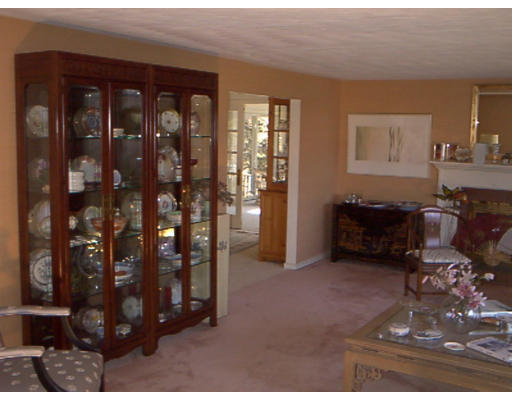 17 Red Coat Road Framingham, MA 01701 - Photo 9 of 24 Gallery Image 9