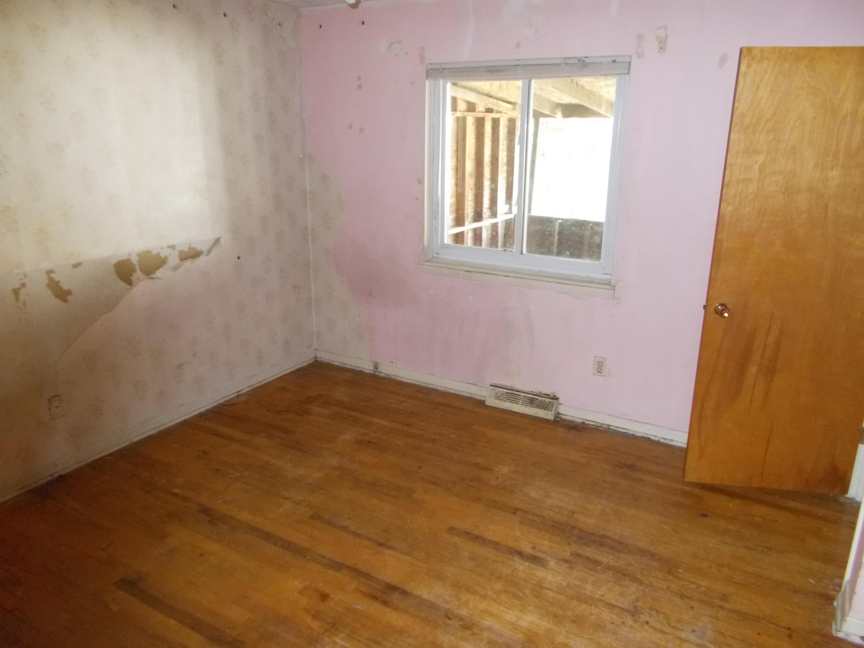 284 Oxley Road Columbus, OH 43228 - Photo 12 of 19 Gallery Image 12