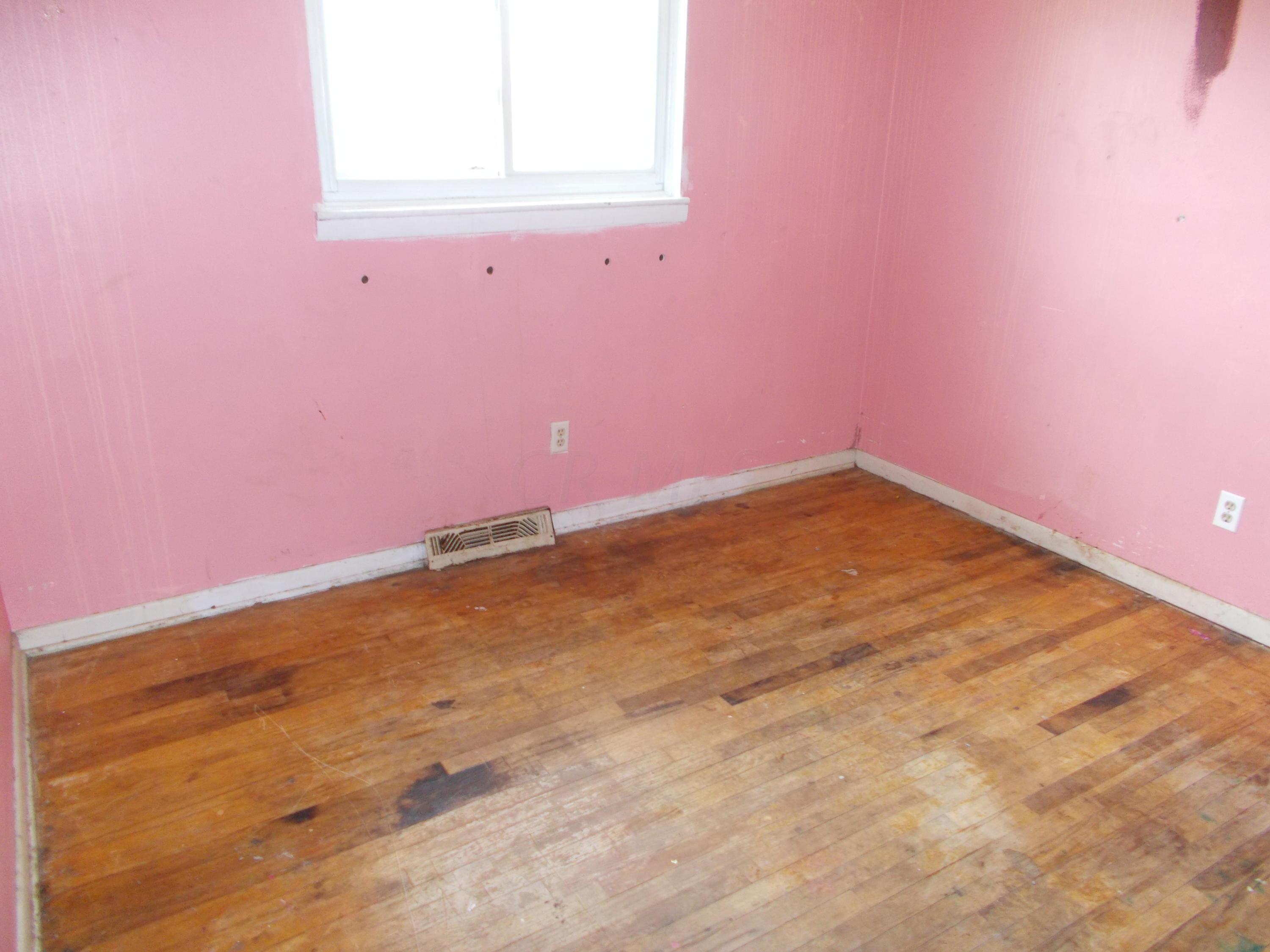 284 Oxley Road Columbus, OH 43228 - Photo 13 of 19 Gallery Image 13