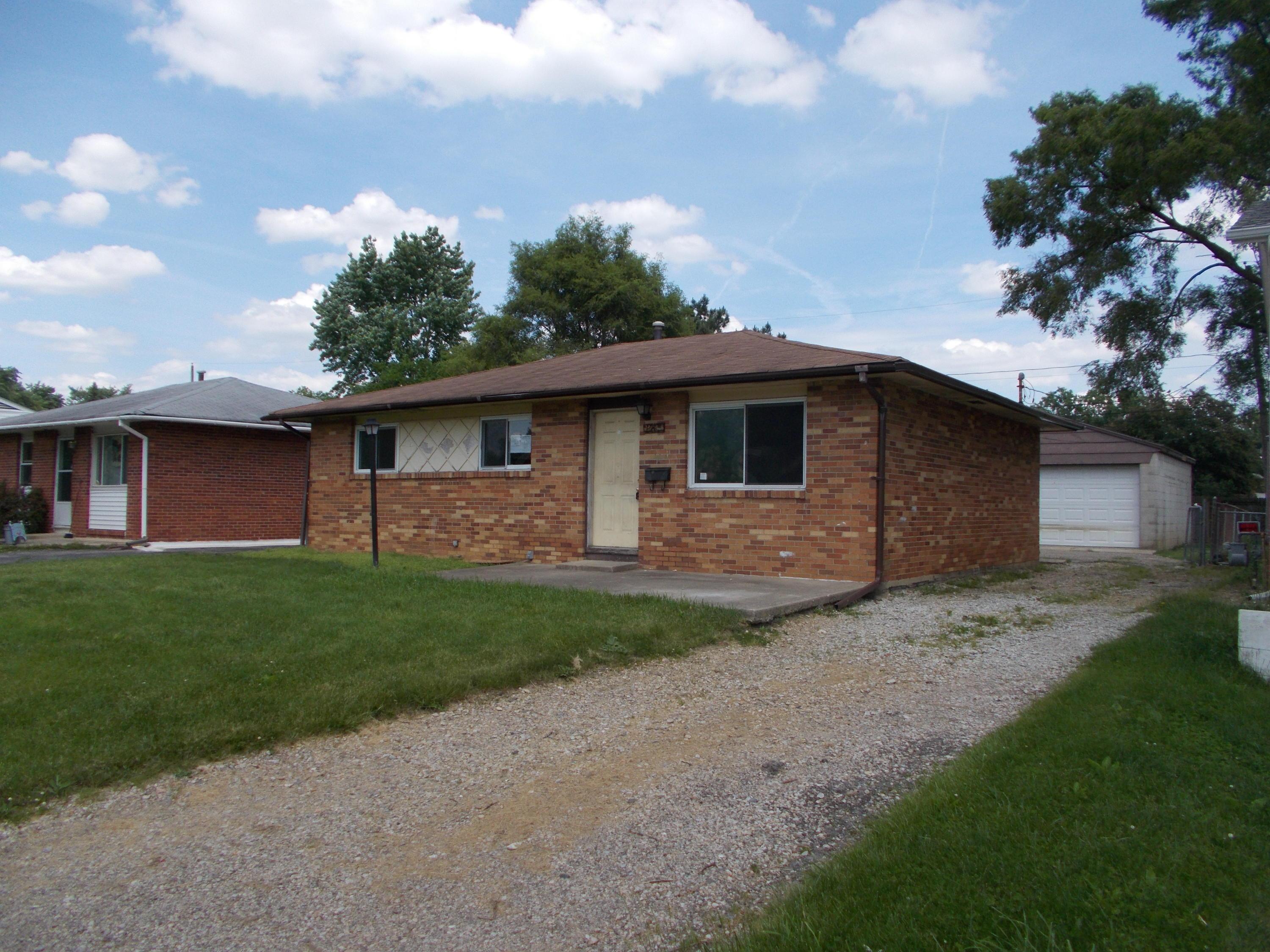 284 Oxley Road Columbus, OH 43228 - Photo 2 of 19 Gallery Image 2