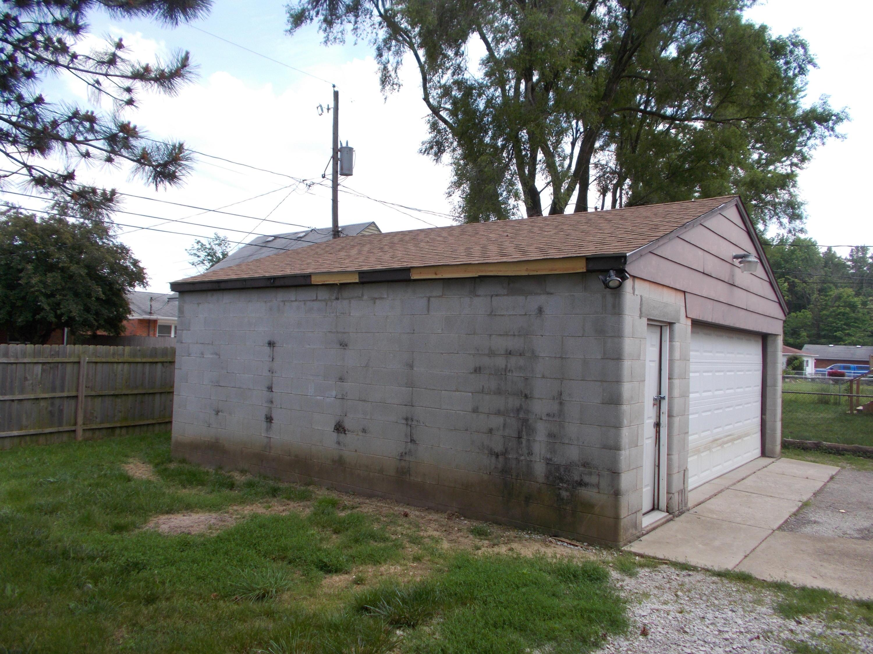 284 Oxley Road Columbus, OH 43228 - Photo 4 of 19 Gallery Image 4