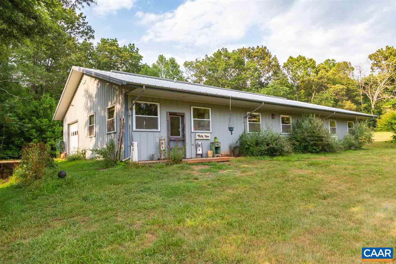 1139 Spencer Road Dillwyn, VA 23936 - Photo 23 of 29 a front view of house with yard and green space