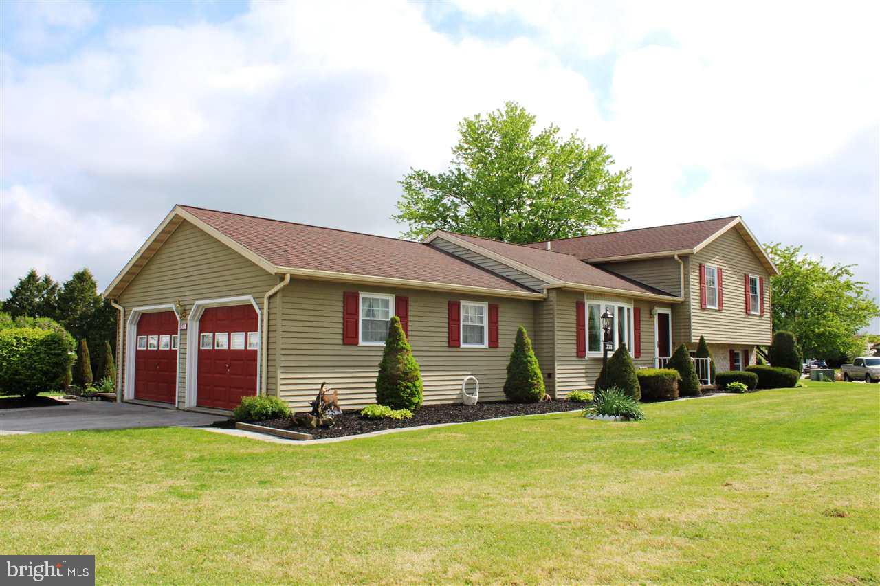 558 Poplar Street Hanover, PA 17331 - Photo 3 of 35 Gallery Image 3