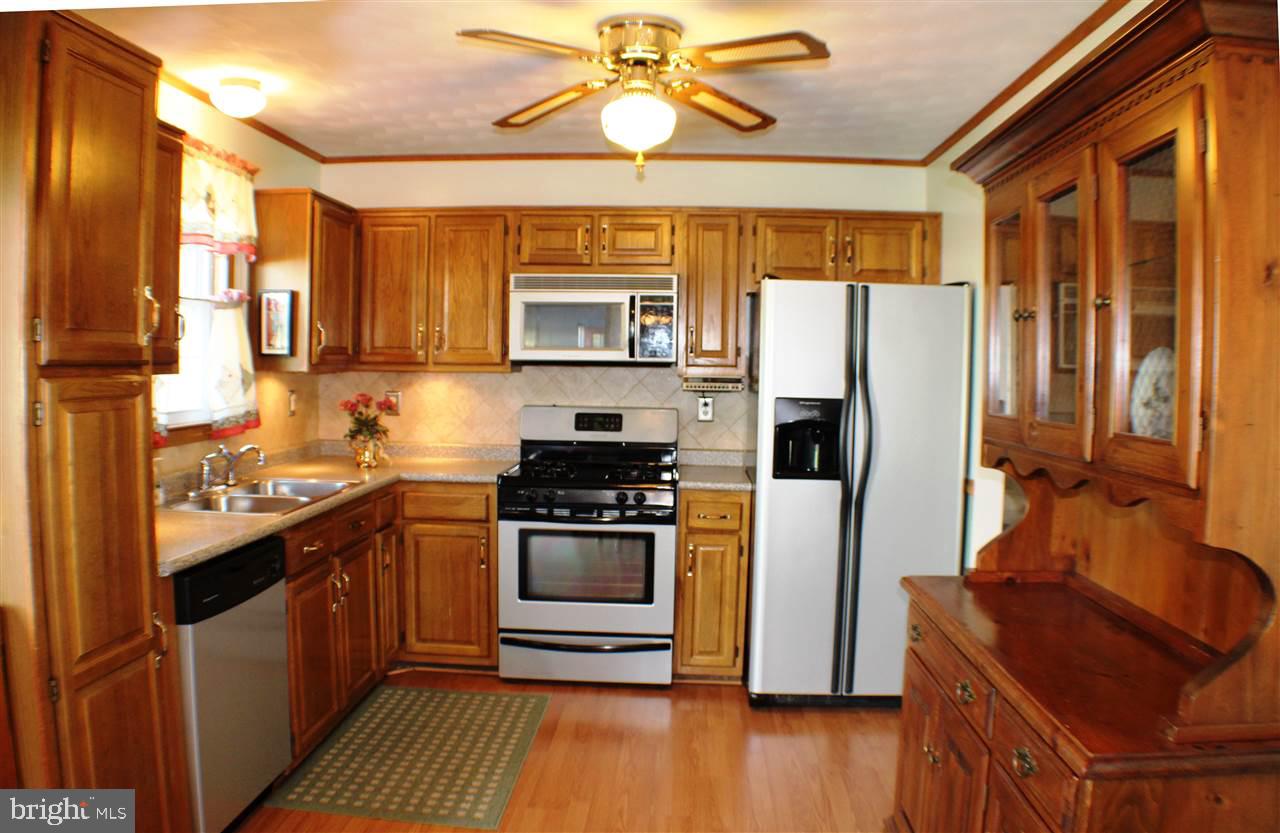 558 Poplar Street Hanover, PA 17331 - Photo 10 of 35 Gallery Image 10