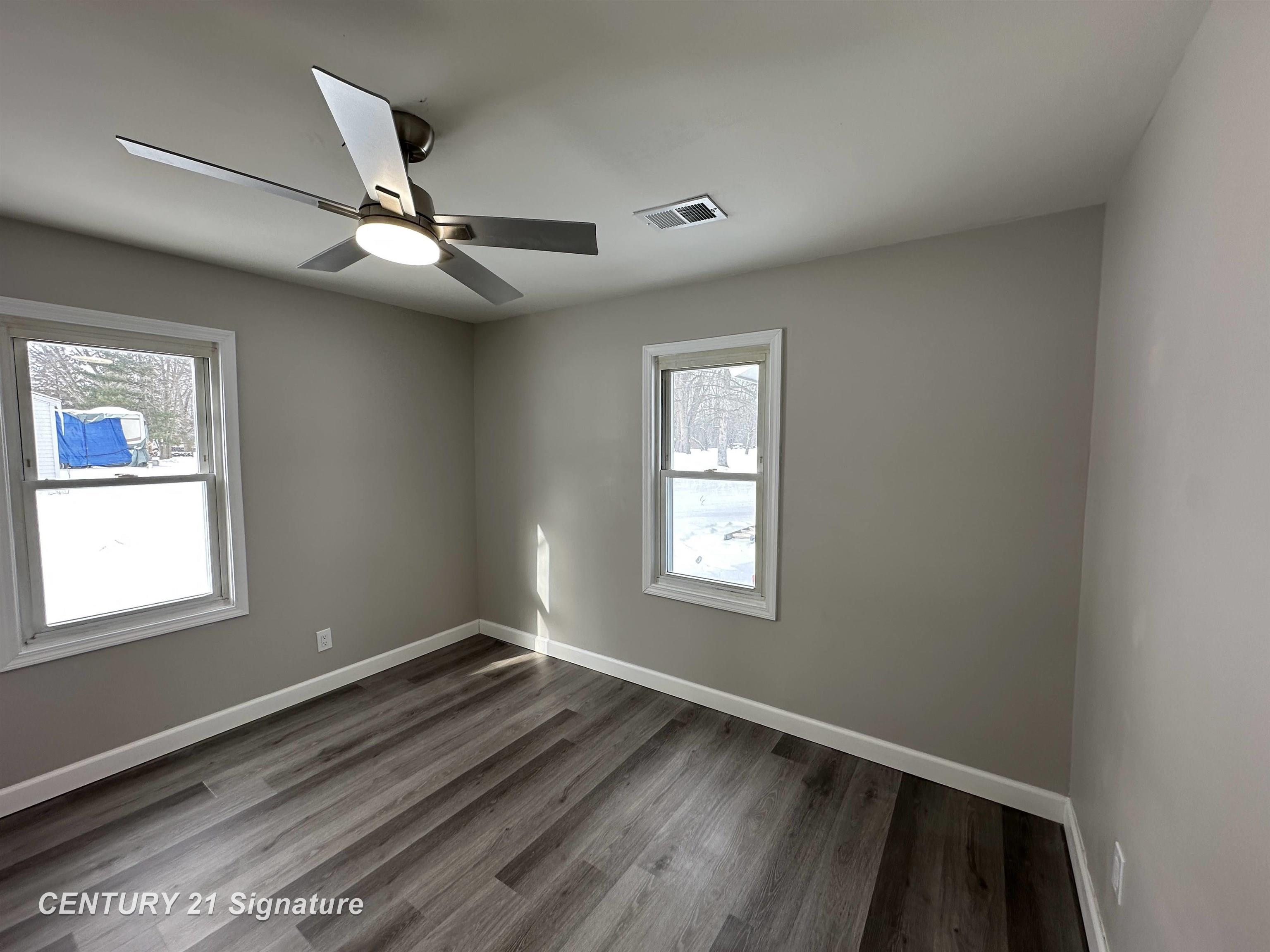 8040 Beecher Road Flushing, MI 48433 - Photo 14 of 22