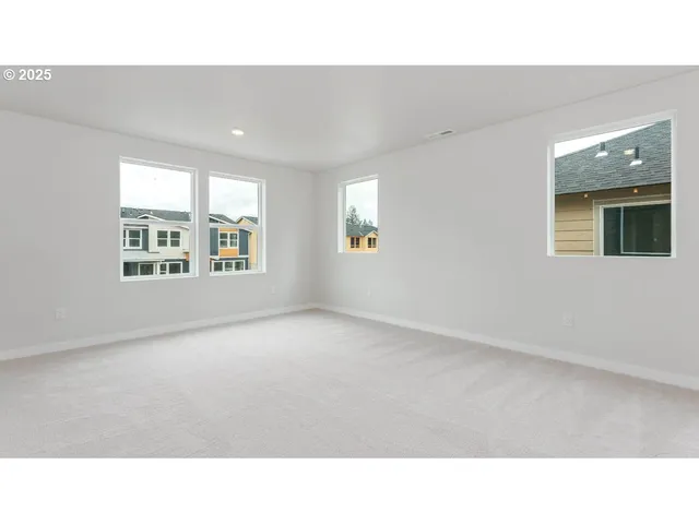 $519,995 | 6487 Southeast Nasha Street, Hillsboro, OR 97123