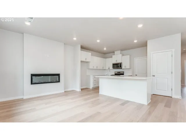 $519,995 | 6487 Southeast Nasha Street, Hillsboro, OR 97123