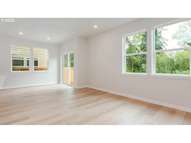 $519,995 | 6487 Southeast Nasha Street, Hillsboro, OR 97123