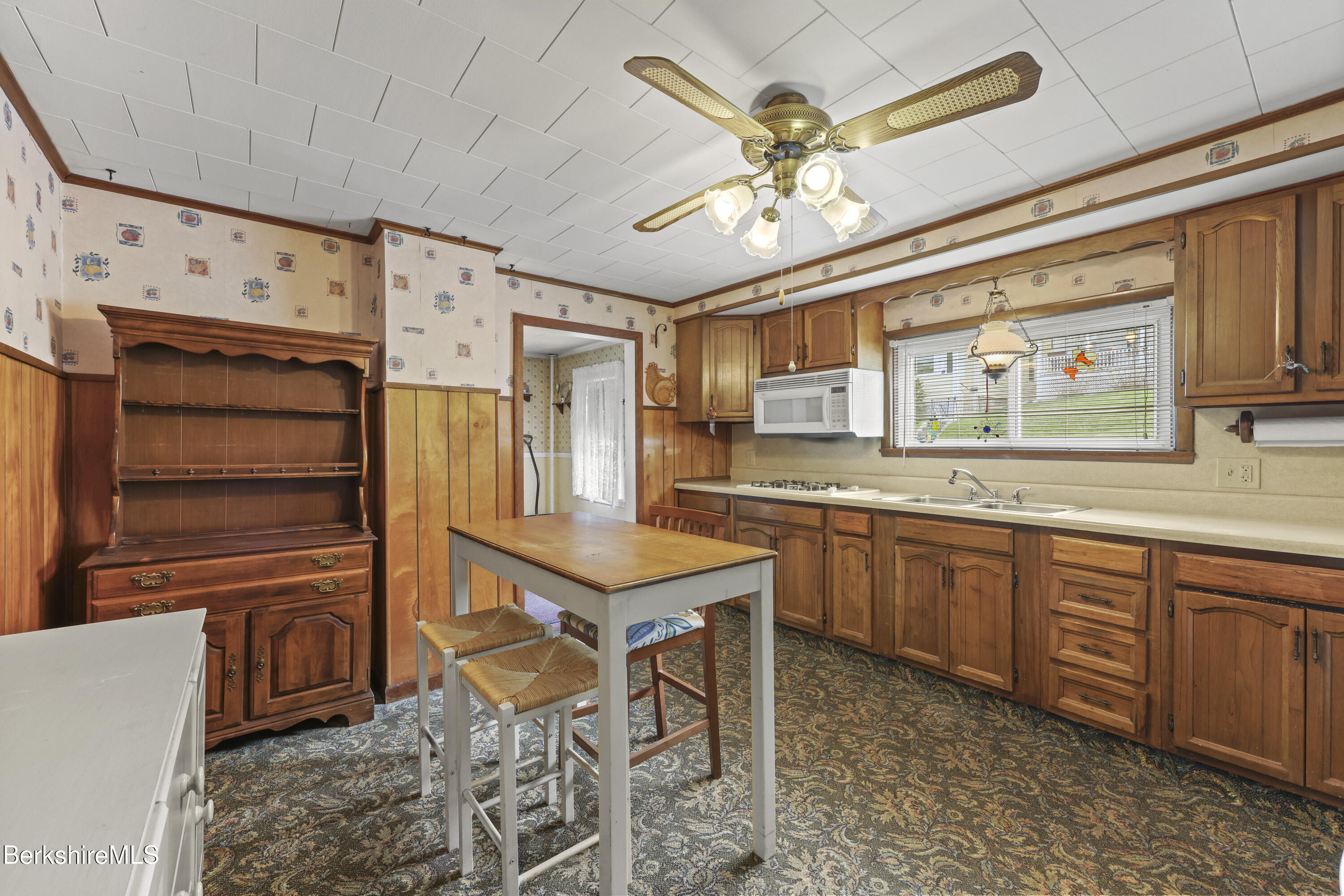 205 High Street Lee, MA 01238 - Photo 6 of 45 40 Kitchen
